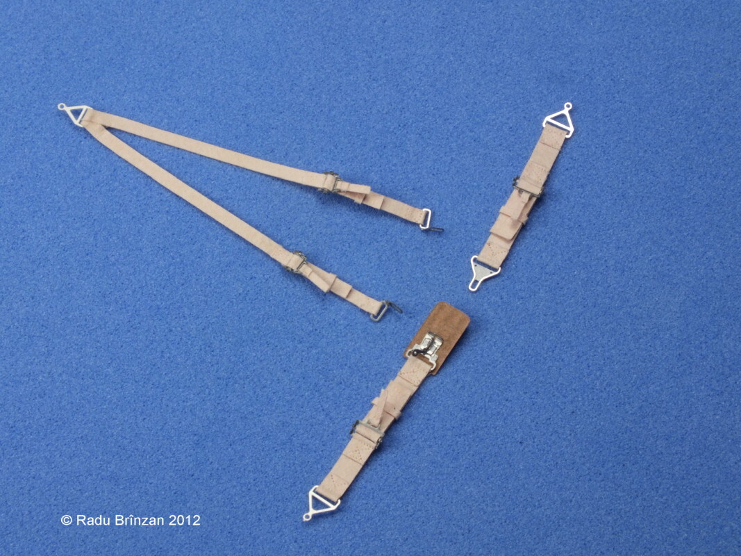 1/32 US Seatbelts Beige - pasy